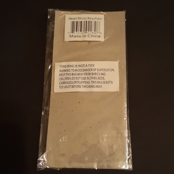 Heart Mirror Keychain - Picture 2 of 2